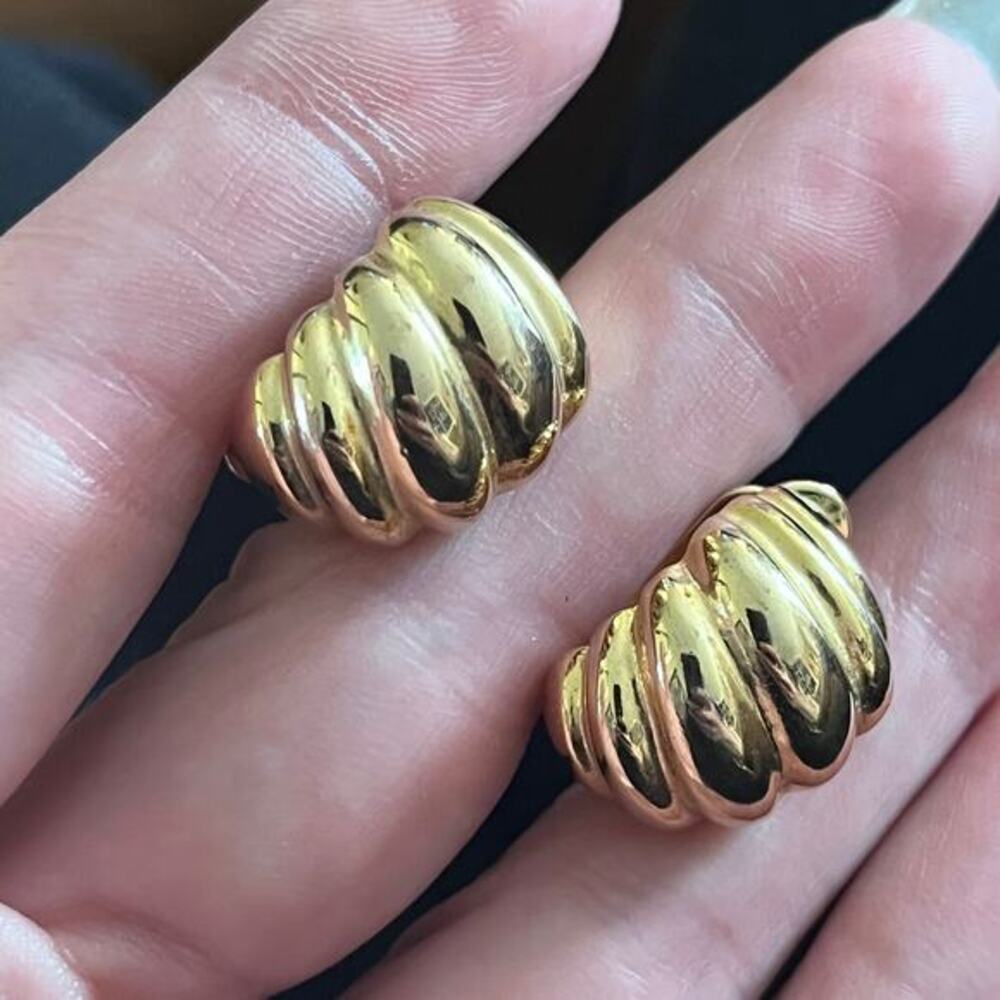 Vintage Estate Huggie Style Gold Chunky Gold Tone Swirl Studs Signed CORO